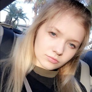 Meet your Posher, Katelyn